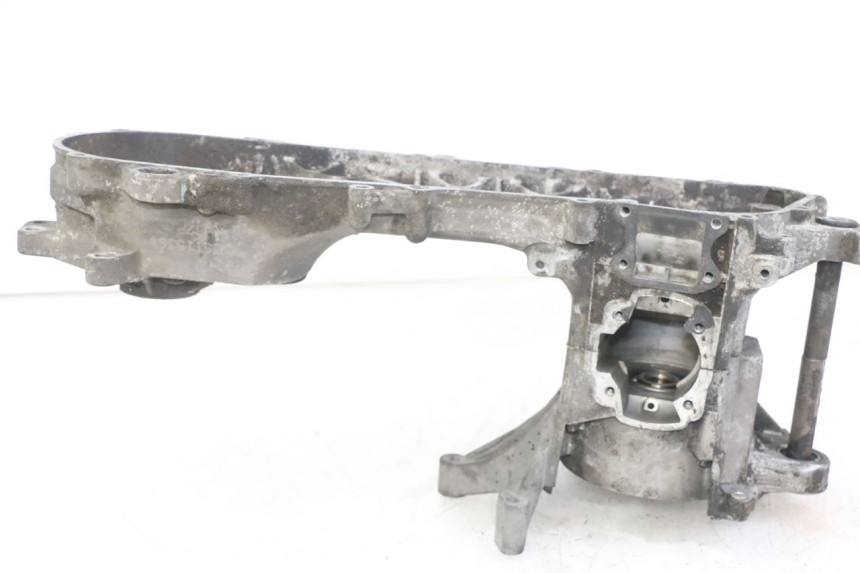 photo de ENGINE LOWER CASING PEUGEOT ELYSTAR 50 (2002 - 2014)