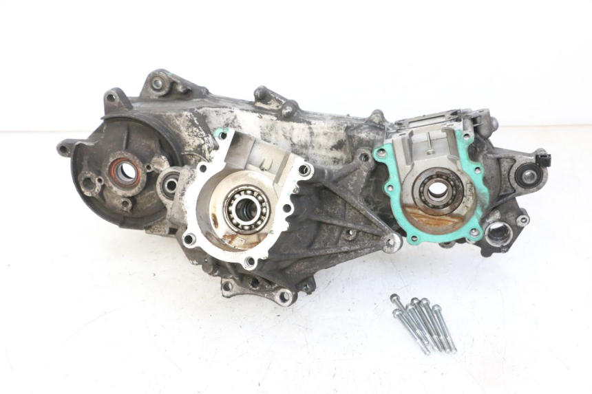 photo de ENGINE LOWER CASING PEUGEOT ELYSTAR 50 (2002 - 2014)