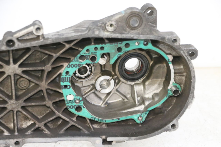 photo de ENGINE LOWER CASING PEUGEOT ELYSTAR 50 (2002 - 2014)