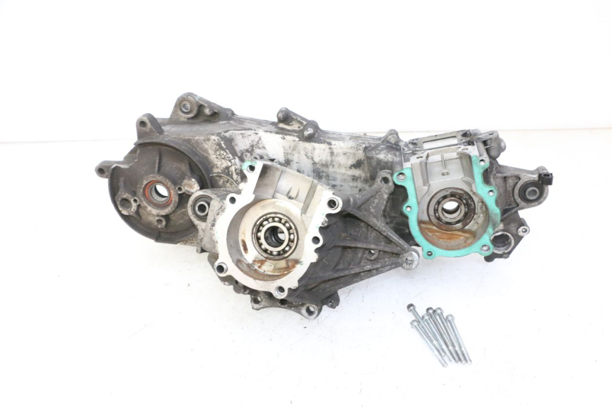 photo de ENGINE LOWER CASING PEUGEOT ELYSTAR 50 (2002 - 2014)