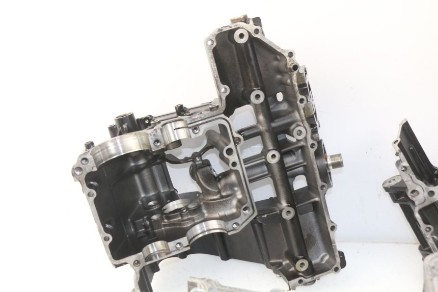 photo de ENGINE CRANKCASE SUZUKI GSR 600 (2005 - 2012)