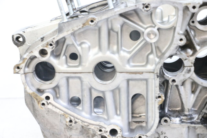 photo de ENGINE CRANKCASE SUZUKI GSX E 250 (1982 - 1983)