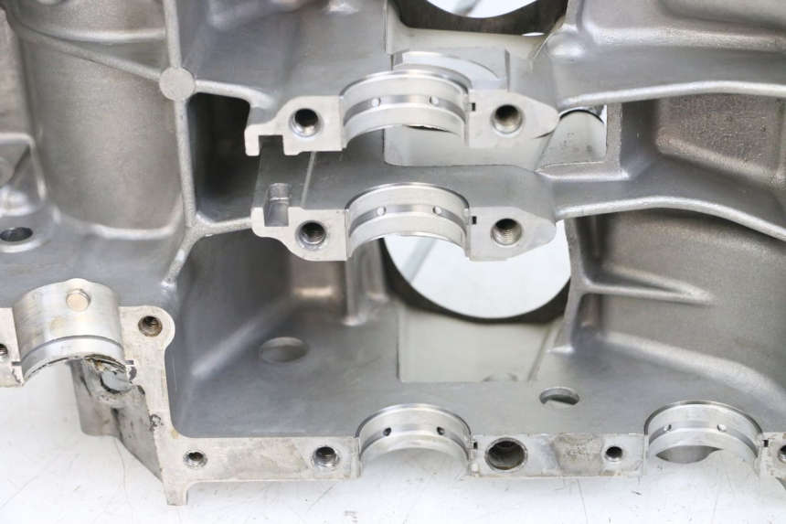 photo de ENGINE CRANKCASE SUZUKI GSX E 250 (1982 - 1983)