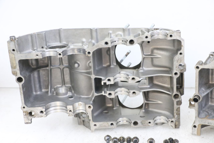 photo de ENGINE CRANKCASE SUZUKI GSX E 250 (1982 - 1983)