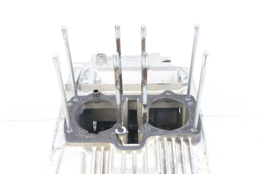 photo de ENGINE CRANKCASE SUZUKI GSX E 250 (1982 - 1983)