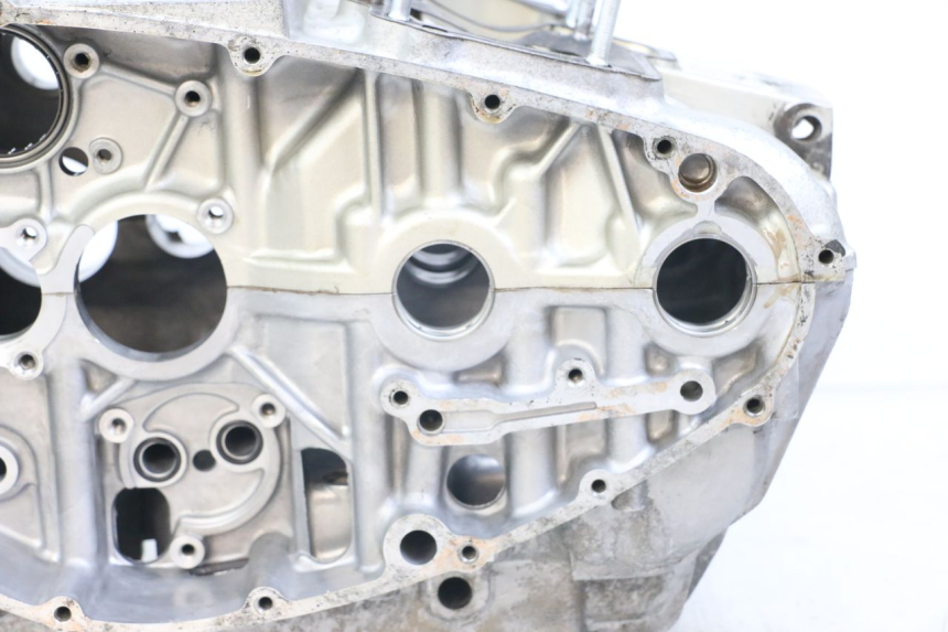 photo de ENGINE CRANKCASE SUZUKI GSX E 250 (1982 - 1983)