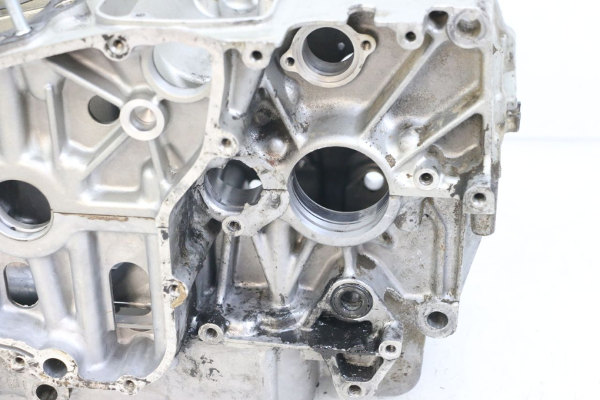 photo de ENGINE CRANKCASE SUZUKI GSX E 250 (1982 - 1983)