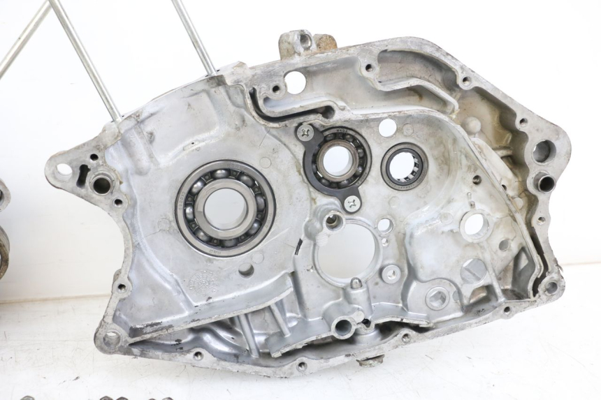 photo de ENGINE CRANKCASE HYOSUNG GF 125 (2001 - 2005)