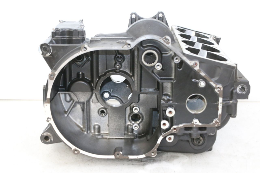 photo de ENGINE CRANKCASE KAWASAKI GTR 1000 (1994 - 2004)