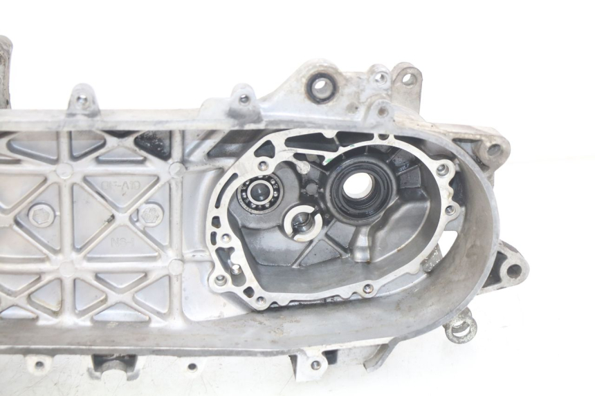 photo de ENGINE CRANKCASE PEUGEOT KISBEE 2T 50 (2010 - 2017)