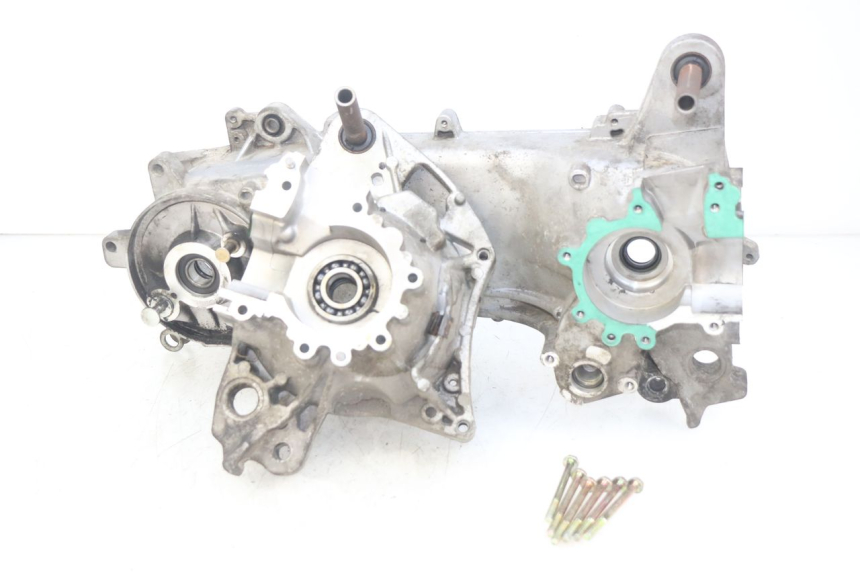 photo de ENGINE CRANKCASE PEUGEOT KISBEE 2T 50 (2010 - 2017)