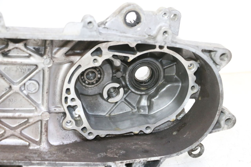 photo de ENGINE CRANKCASE PEUGEOT KISBEE 2T 50 (2010 - 2017)