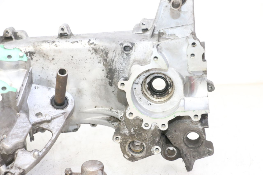 photo de ENGINE CRANKCASE PEUGEOT KISBEE 2T 50 (2010 - 2017)