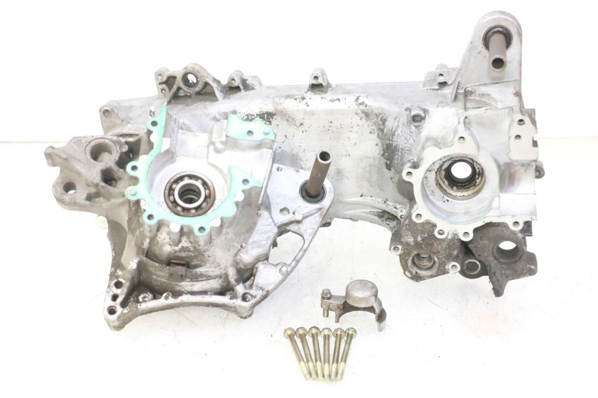 photo de ENGINE CRANKCASE PEUGEOT KISBEE 2T 50 (2010 - 2017)