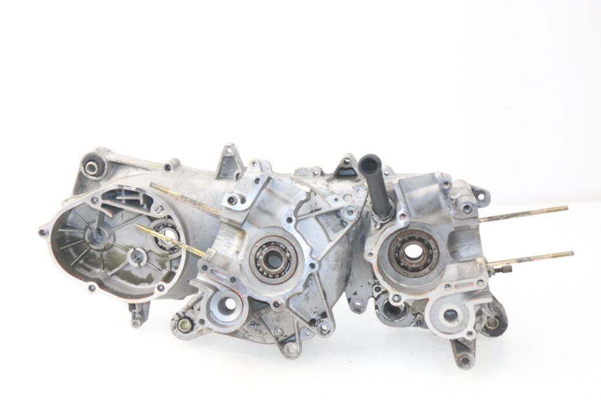 photo de ENGINE CRANKCASE PIAGGIO NEW TYPHOON 50 (2010 - 2017) - Alternative angle