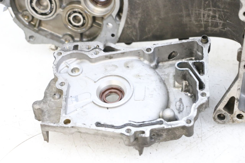 photo de ENGINE LOWER CASING SYM ORBIT III 3 4T 50 (2018 - 2021) - Alternative angle