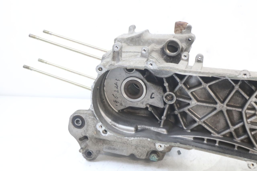 photo de ENGINE CRANKCASE PEUGEOT BELVILLE 125 (2017 - 2021)