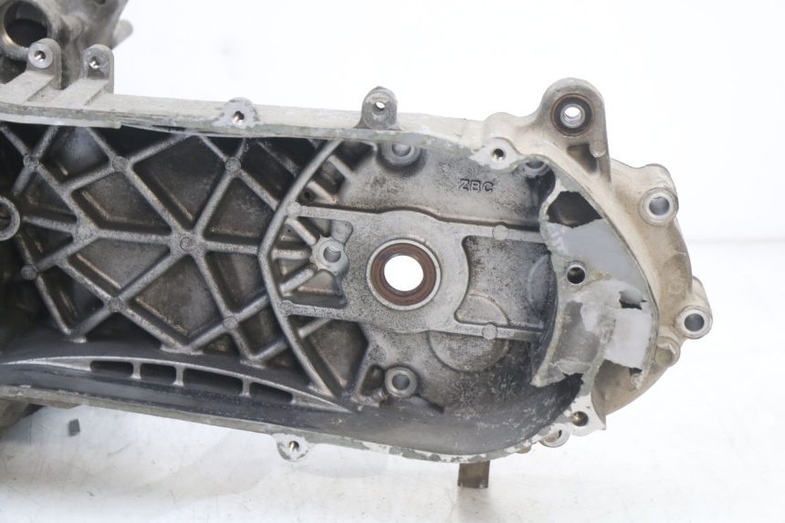 photo de ENGINE CRANKCASE PEUGEOT BELVILLE 125 (2017 - 2021)