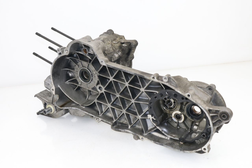 photo de ENGINE CRANKCASE PEUGEOT ELYSEO 125 (1999 - 2004)