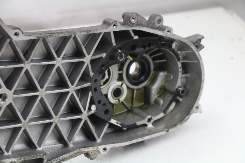 photo de ENGINE CRANKCASE PEUGEOT ELYSTAR 125 (2002 - 2007)