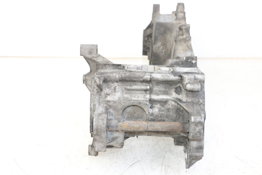 photo de ENGINE LOWER CASING PEUGEOT ELYSTAR 50 (2002 - 2014)