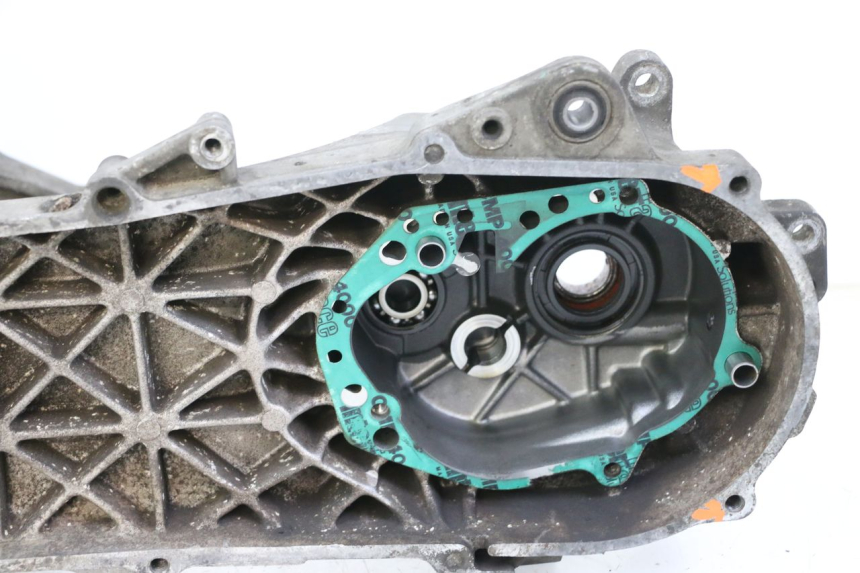 photo de ENGINE LOWER CASING PEUGEOT ELYSTAR 50 (2002 - 2014)
