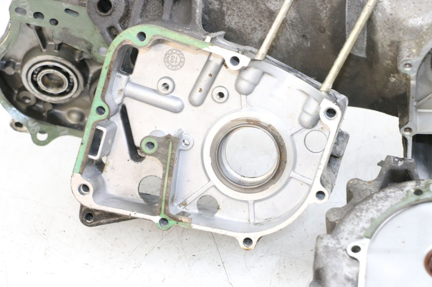 photo de ENGINE LOWER CASING PEUGEOT KISBEE 4T 50 (2018 - 2022)