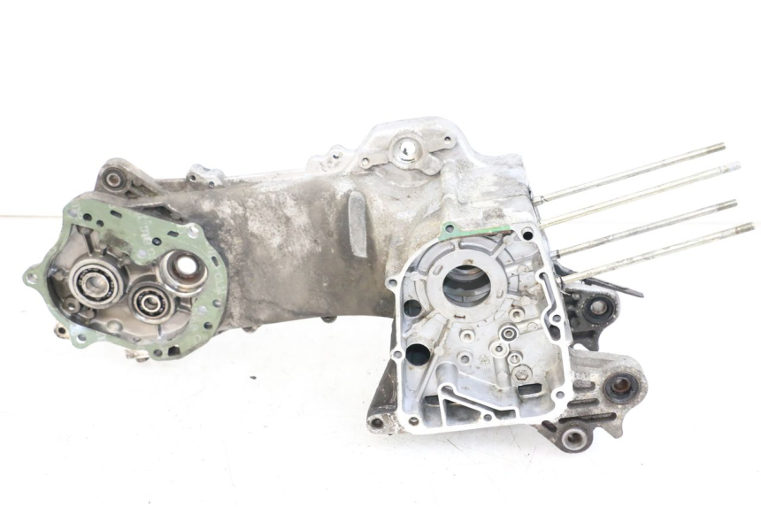 photo de ENGINE LOWER CASING PEUGEOT KISBEE 4T 50 (2018 - 2022)