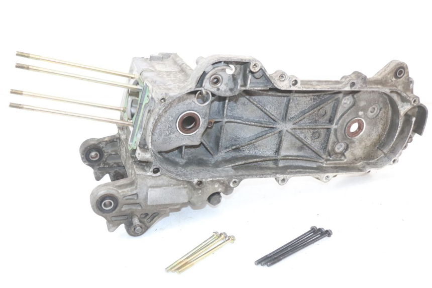 photo de ENGINE LOWER CASING PEUGEOT KISBEE 4T 50 (2018 - 2022)