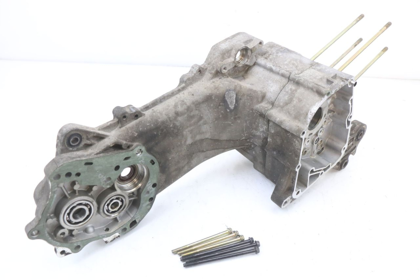 photo de ENGINE LOWER CASING PEUGEOT KISBEE 4T 50 (2018 - 2022)