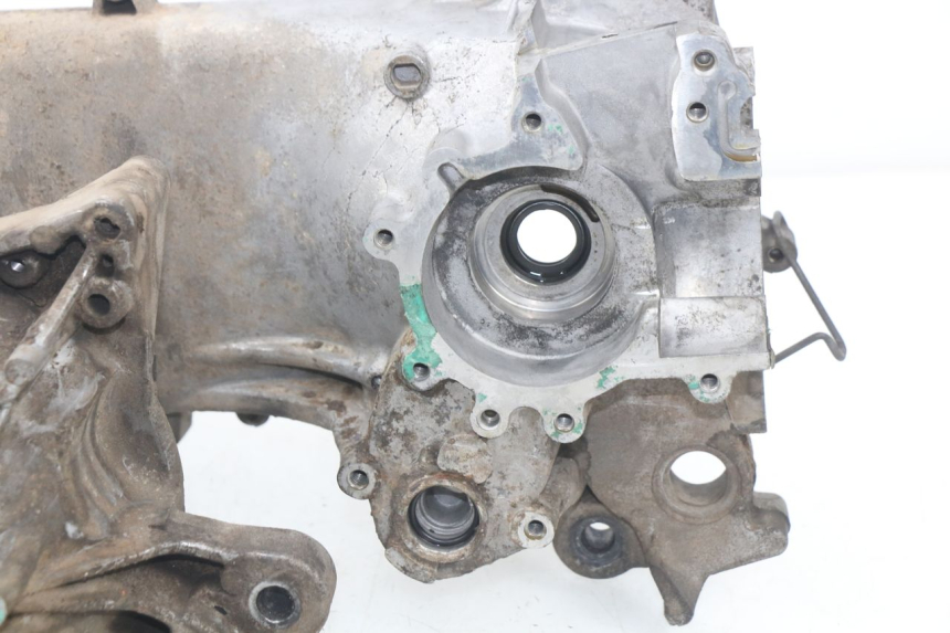 photo de ENGINE LOWER CASING PEUGEOT LUDIX 50 (2005 - 2007)