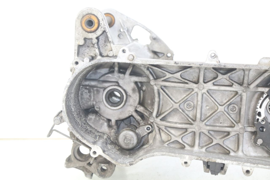 photo de ENGINE LOWER CASING PEUGEOT LUDIX 50 (2008 - 2017)