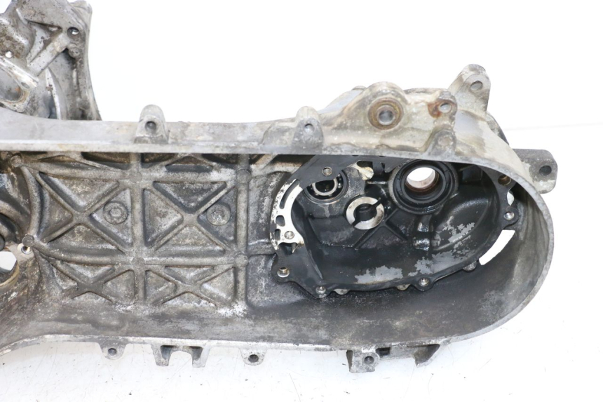 photo de ENGINE LOWER CASING PEUGEOT LUDIX 50 (2008 - 2017)