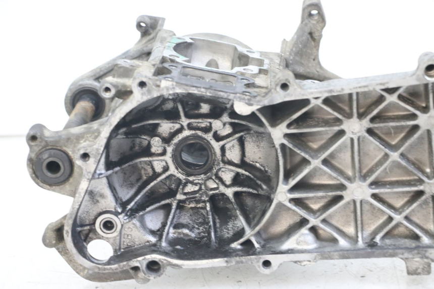 photo de ENGINE BOTTOM CASE PEUGEOT SPEEDFIGHT 100 (1997 - 2007)