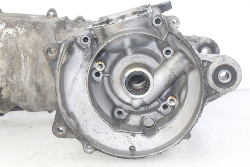 photo de ENGINE LOWER CASING PEUGEOT SV 125 (1991 - 1994)