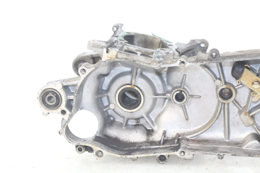 photo de ENGINE LOWER CASING PEUGEOT SV 125 (1991 - 1994)
