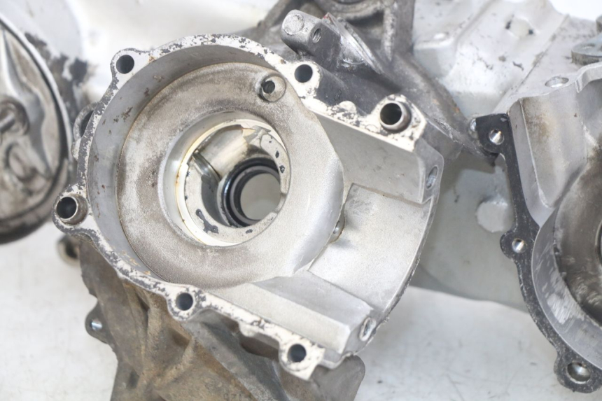photo de ENGINE LOWER CASING PEUGEOT SV 125 (1991 - 1994)
