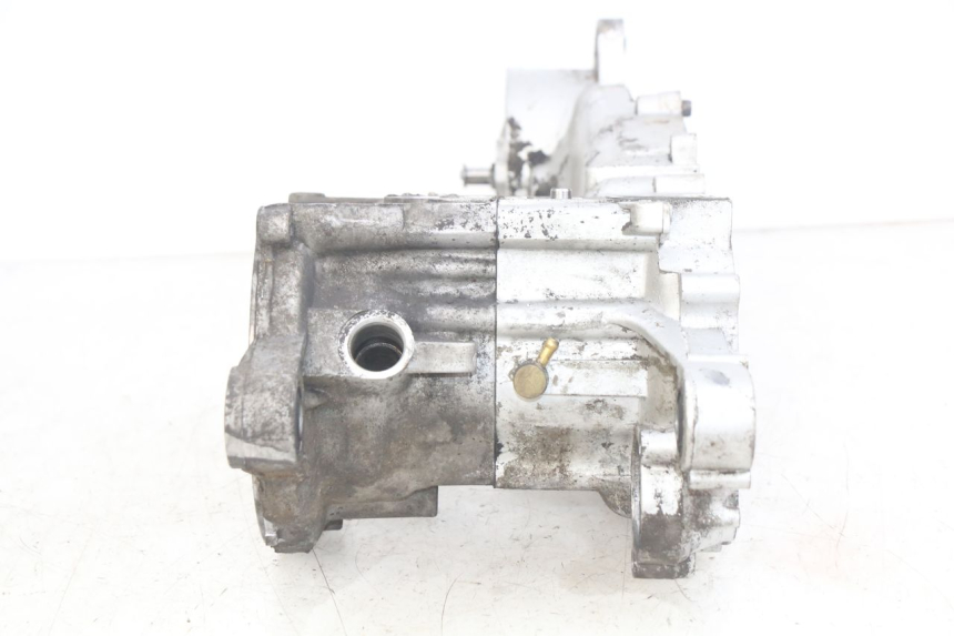 photo de ENGINE LOWER CASING PEUGEOT SV 125 (1991 - 1994)