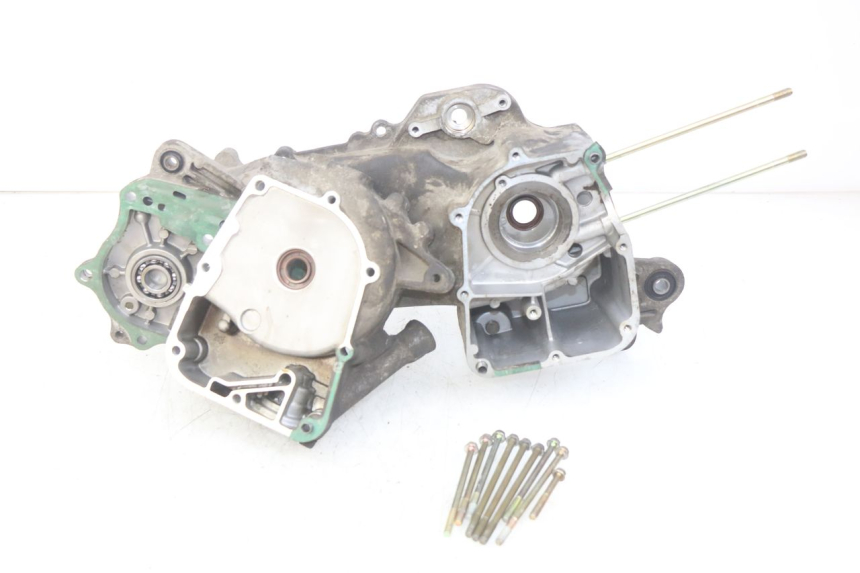 photo de ENGINE LOWER CASING PEUGEOT V-CLIC VCLIC 50 (2007 - 2013)