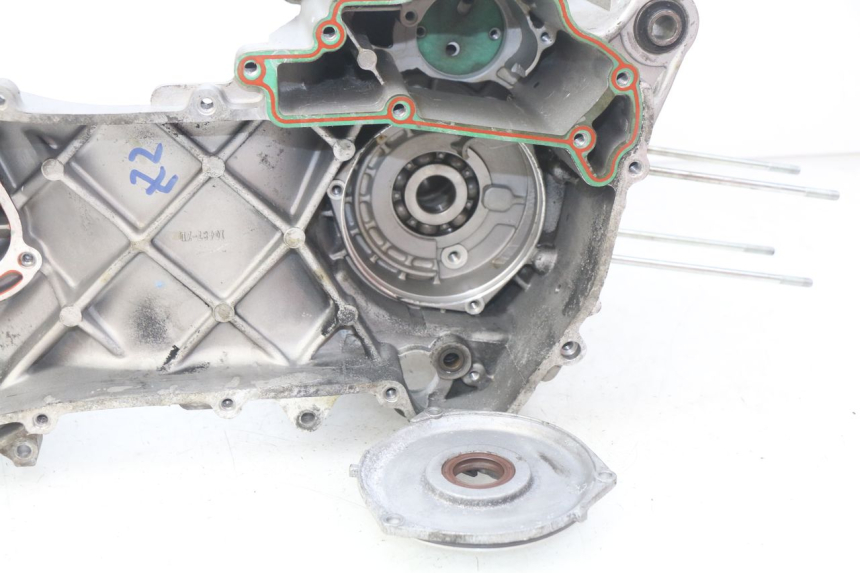 photo de ENGINE LOWER CASING PIAGGIO ZIP 4T 50 (2018 - 2020)