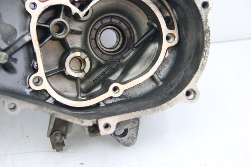 photo de ENGINE LOWER CASING PIAGGIO ZIP 4T 50 (2018 - 2020)