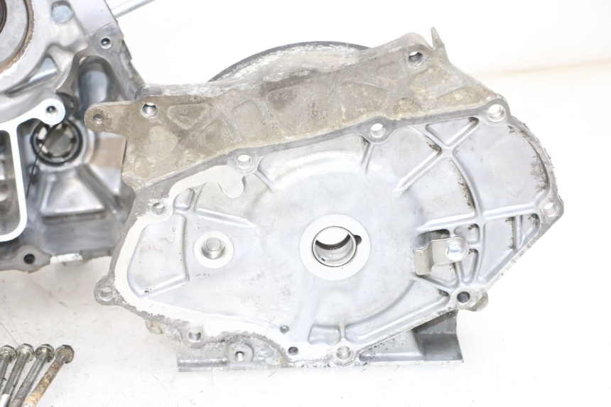 photo de ENGINE BOTTOM CASE DAELIM S1 125 (2007 - 2016) - Fixing points details