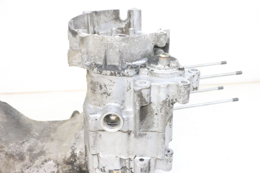 photo de ENGINE BOTTOM CASE DAELIM S1 125 (2007 - 2016) - Alternative perspective