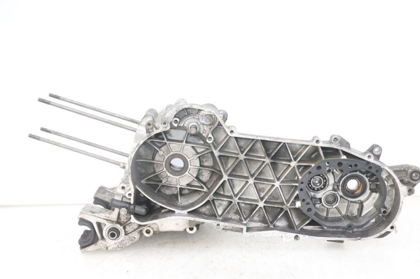 photo de ENGINE CRANKCASE PEUGEOT SATELIS 125 (2013 - 2018)