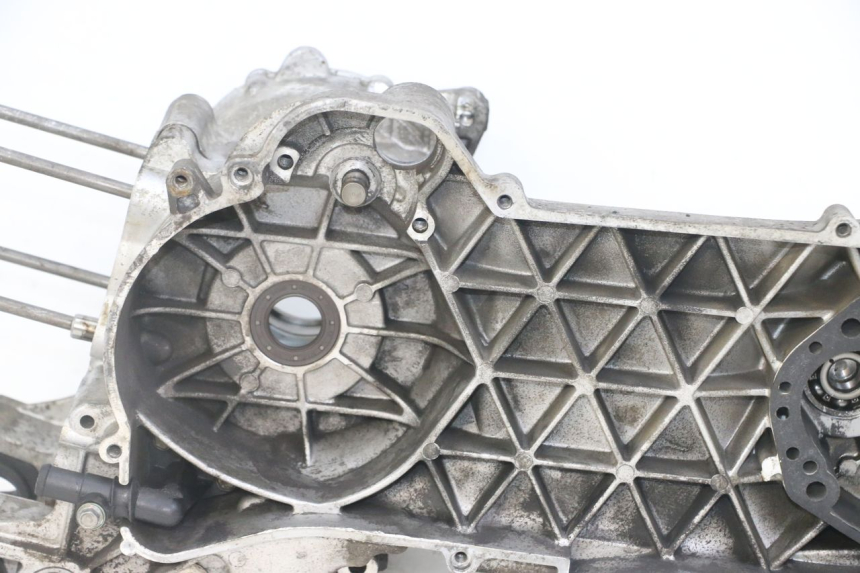 photo de ENGINE CRANKCASE PEUGEOT SATELIS 125 (2013 - 2018)