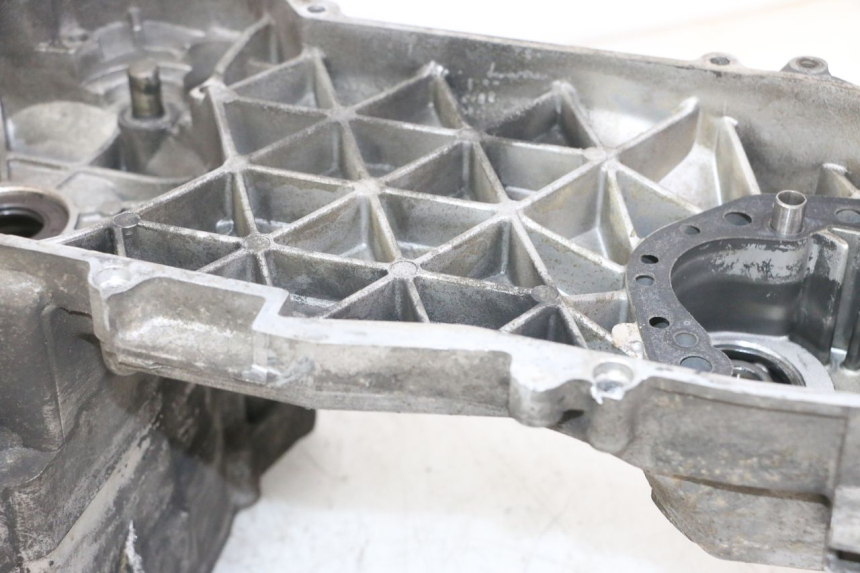 photo de ENGINE CRANKCASE PEUGEOT SATELIS 125 (2013 - 2018)