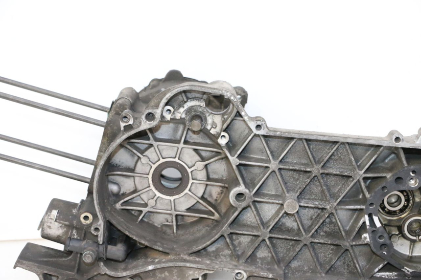 photo de ENGINE CRANKCASE PEUGEOT SATELIS 125 (2010 - 2012)