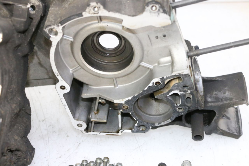 photo de ENGINE CRANKCASE PEUGEOT SATELIS 125 (2010 - 2012)