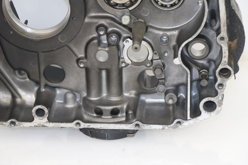 photo de ENGINE CRANKCASE SUZUKI DR DJEBEL 600 (1985 - 1990)