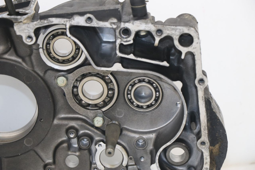photo de ENGINE CRANKCASE SUZUKI DR DJEBEL 600 (1985 - 1990)